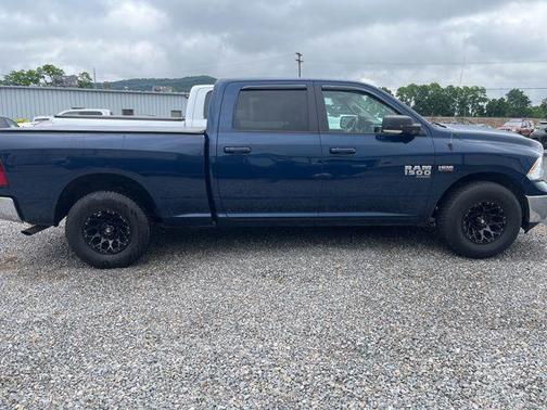 Patriot Blue Pearlcoat 2020 RAM 1500 Classic SLT