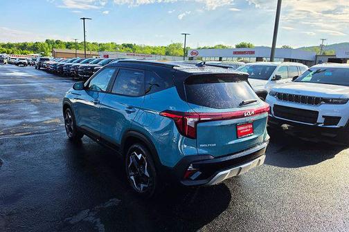 Fusion Black 2026 Kia Seltos S