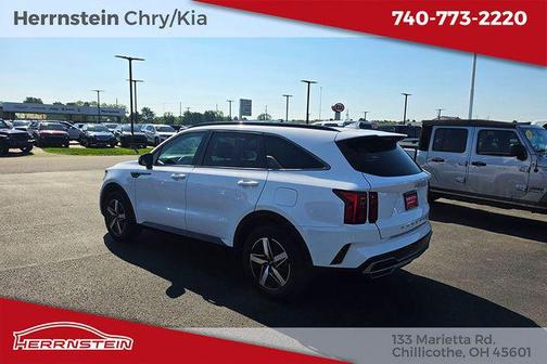 Glacial White Pearl 2022 Kia Sorento S