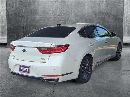 2017 Kia Cadenza Premium