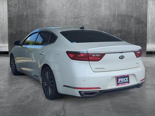2017 Kia Cadenza Premium