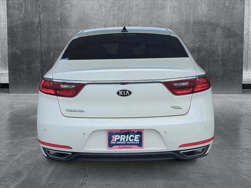 2017 Kia Cadenza Premium