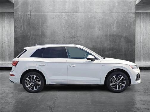 2022 Audi Q5 45 S line Premium Plus
