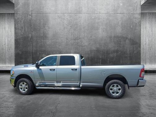 2024 RAM 3500 Big Horn Crew Cab 4x4 8' Box
