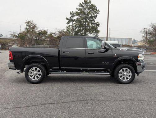 2020 RAM 2500 Laramie Crew Cab 4X4 6'4' Box