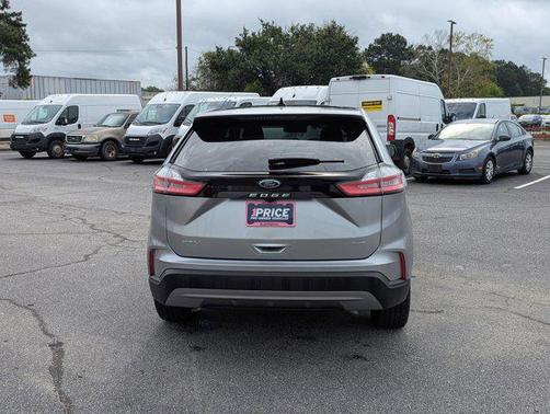 Iconic Silver Metallic 2024 Ford Edge SEL