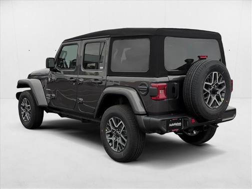 2024 Jeep Wrangler 4-Door Sahara 4x4