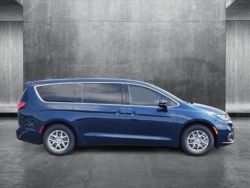 2025 Chrysler Pacifica L