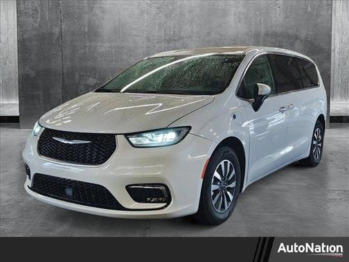 2023 Chrysler Pacifica Hybrid Touring L