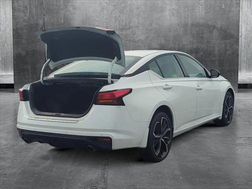 2023 Nissan Altima SR Intelligent AWD
