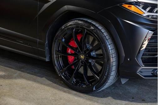 2019 Lamborghini Urus Base