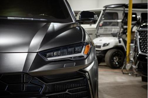 2019 Lamborghini Urus Base