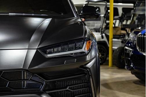2019 Lamborghini Urus Base