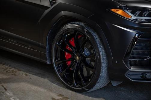 2019 Lamborghini Urus Base