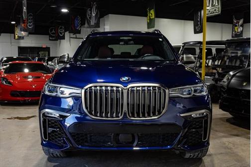 2022 BMW X7 M50i