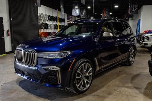 2022 BMW X7 M50i