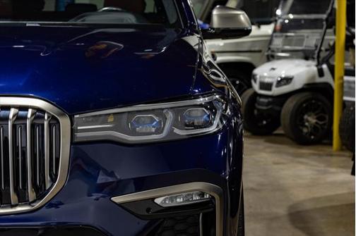 2022 BMW X7 M50i