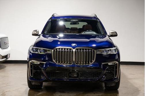 2022 BMW X7 M50i