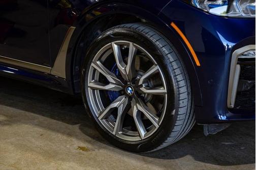 2022 BMW X7 M50i