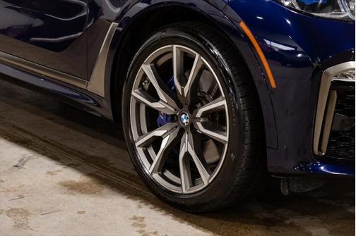 2022 BMW X7 M50i