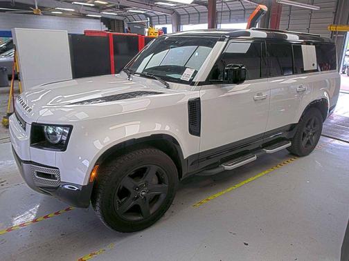 2024 Land Rover Defender 130 P400 X-Dynamic SE