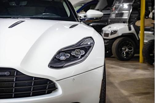 2018 Aston Martin DB11 Base