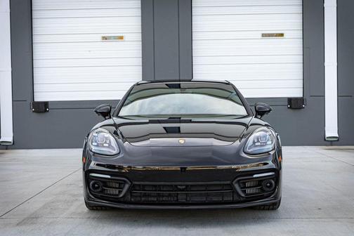 2023 Porsche Panamera 4