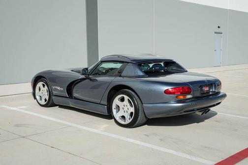 Viper Steel Gray Pearlcoat/Black Soft Top 2000 Dodge Viper RT/10