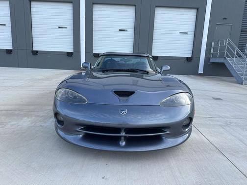 Viper Steel Gray Pearlcoat/Black Soft Top 2000 Dodge Viper RT/10