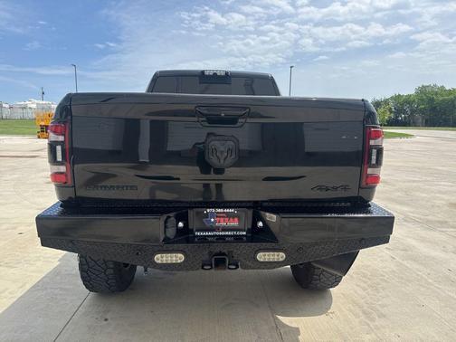 Diamond Black Crystal Pearlcoat 2020 RAM 2500 Laramie Mega Cab 4x4 6'4' Box