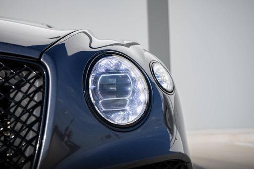 Anthracite Metallic 2022 Bentley Continental GT V8