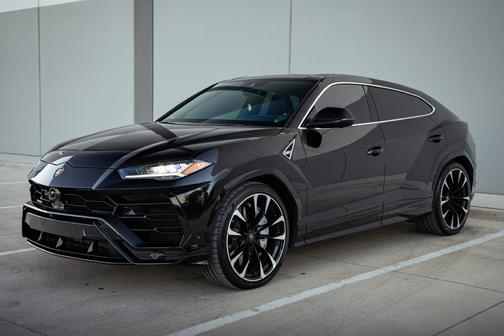 Nero Noctis Metallic 2022 Lamborghini Urus Base
