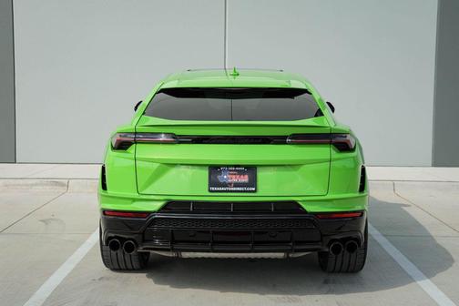 Green 2024 Lamborghini Urus S