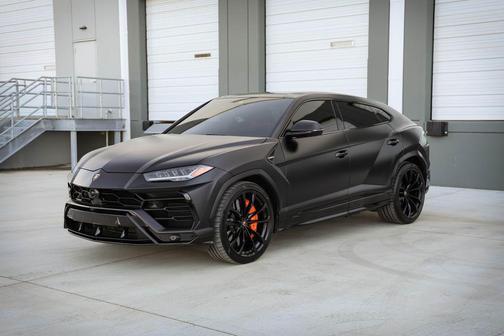 2022 Lamborghini Urus Graphite Capsule