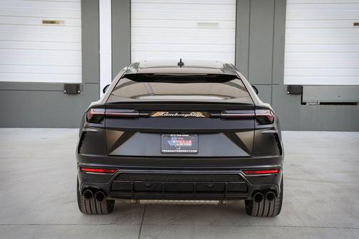 2022 Lamborghini Urus Graphite Capsule