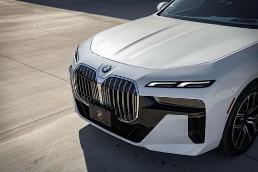 2024 BMW 740 740i