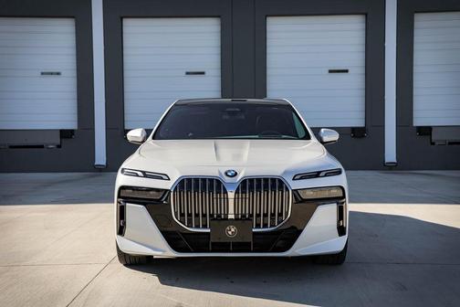2024 BMW 740 740i