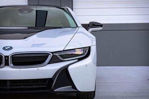 2017 BMW i8 Base