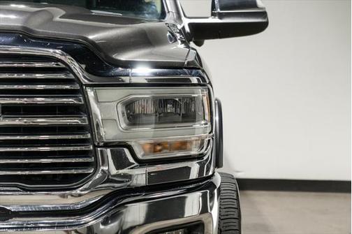 2019 RAM 2500 Laramie Crew Cab 4x4 6'4' Box