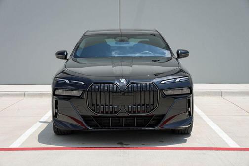 Black Sapphire Metallic 2024 BMW 740 740i