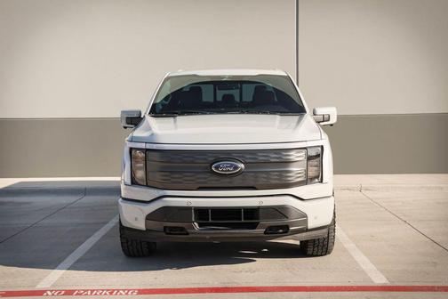 2023 Ford F-150 Lightning LARIAT