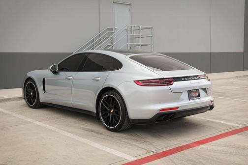 2018 Porsche Panamera 4S
