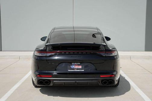 Jet Black Metallic 2021 Porsche Panamera Base