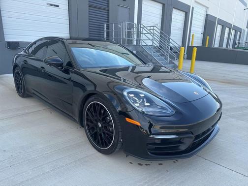 Jet Black Metallic 2021 Porsche Panamera Base