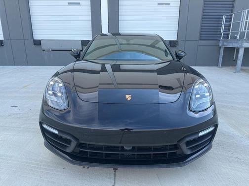 Jet Black Metallic 2021 Porsche Panamera Base