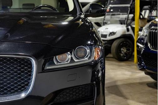 2019 Jaguar F-PACE 30t Prestige
