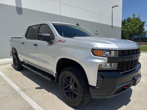 Silver Ice Metallic 2021 Chevrolet Silverado 1500 Custom Trail Boss