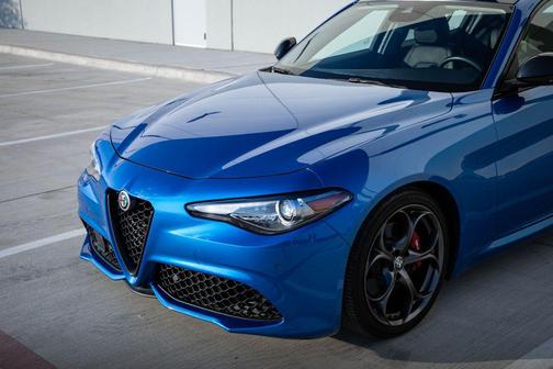 Misano Blue Metallic 2019 Alfa Romeo Giulia Ti Sport
