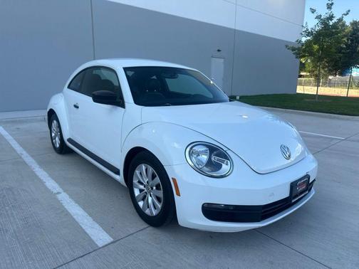 Pure White 2015 Volkswagen Beetle 1.8T