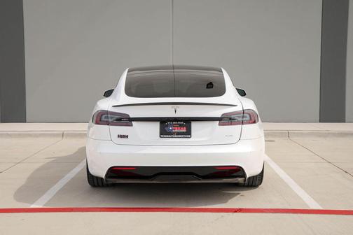 2022 Tesla Model S Plaid